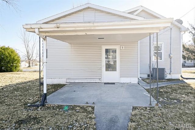 205 E 2nd North Street, Mount Olive, IL 62069