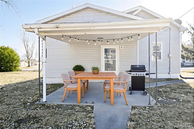 205 E 2nd North Street, Mount Olive, IL 62069