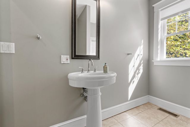 148 Broad Cove Drive, Concord, NH 03303