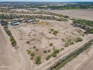 1099 N Moon Road, Socorro, TX 79927