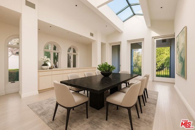 1136 Calle Vista Drive, Beverly Hills, CA 90210