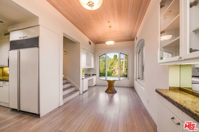 1136 Calle Vista Drive, Beverly Hills, CA 90210