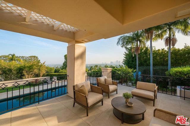 1136 Calle Vista Drive, Beverly Hills, CA 90210