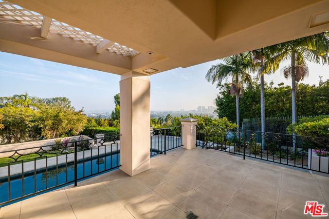 1136 Calle Vista Drive, Beverly Hills, CA 90210
