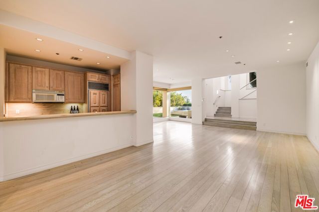 1136 Calle Vista Drive, Beverly Hills, CA 90210