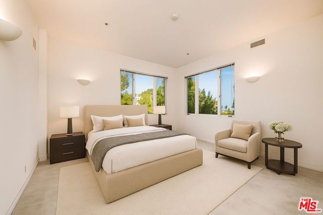 1136 Calle Vista Drive, Beverly Hills, CA 90210