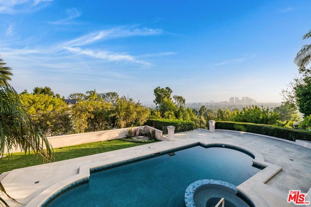 1136 Calle Vista Drive, Beverly Hills, CA 90210