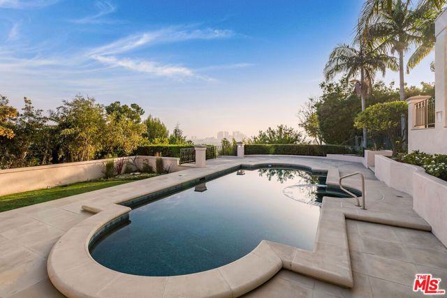 1136 Calle Vista Drive, Beverly Hills, CA 90210