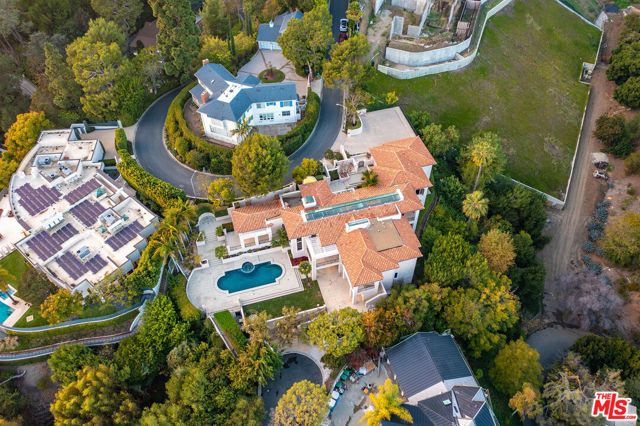 1136 Calle Vista Drive, Beverly Hills, CA 90210