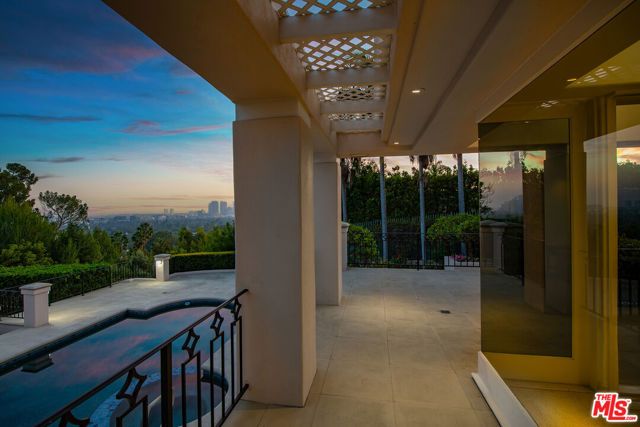 1136 Calle Vista Drive, Beverly Hills, CA 90210