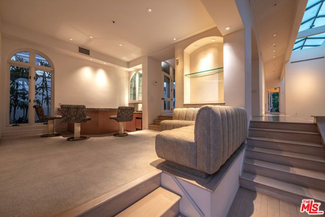 1136 Calle Vista Drive, Beverly Hills, CA 90210