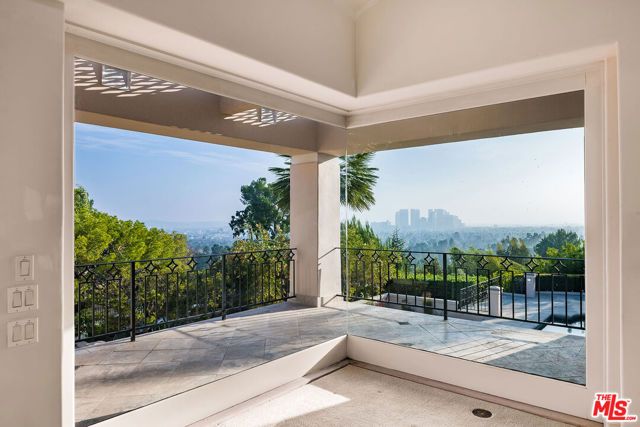 1136 Calle Vista Drive, Beverly Hills, CA 90210