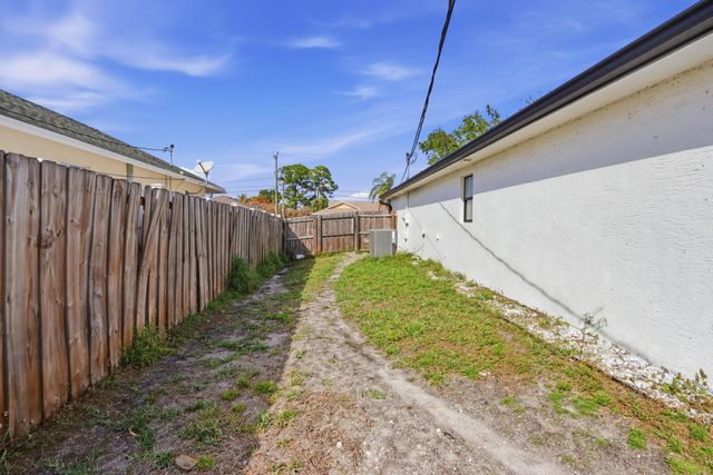 1818 SW Notre Dame Avenue, Port St. Lucie, Port St Lucie, FL 34953