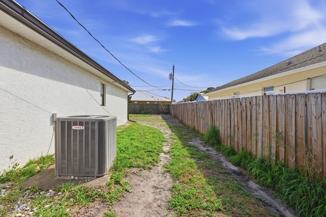 1818 SW Notre Dame Avenue, Port St. Lucie, Port St Lucie, FL 34953