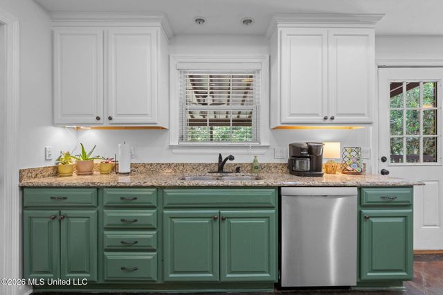 960 Glen Oaks Drive, Pass Christian, MS 39571
