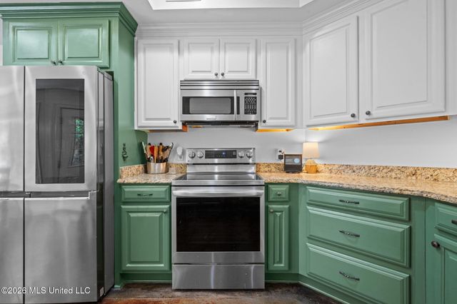 960 Glen Oaks Drive, Pass Christian, MS 39571