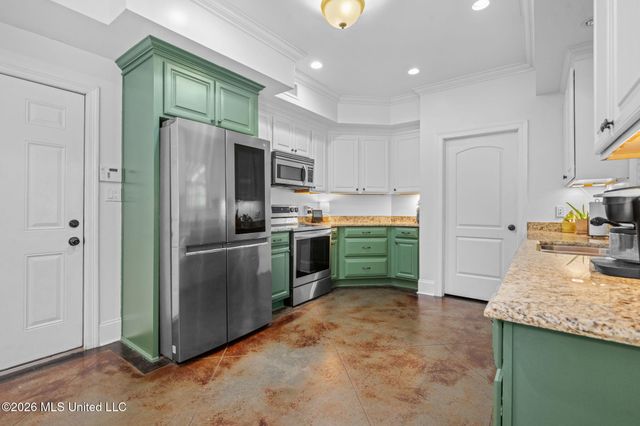960 Glen Oaks Drive, Pass Christian, MS 39571