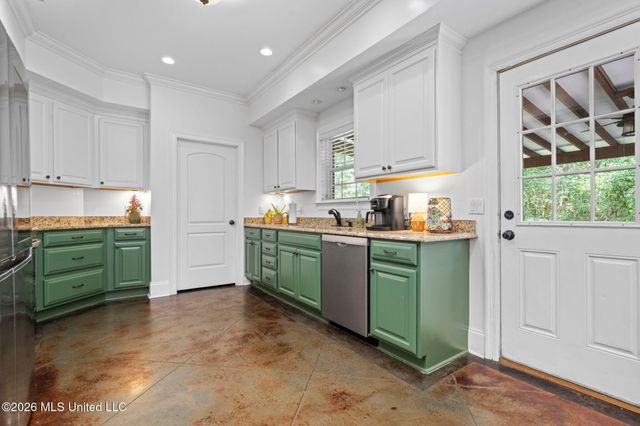 960 Glen Oaks Drive, Pass Christian, MS 39571