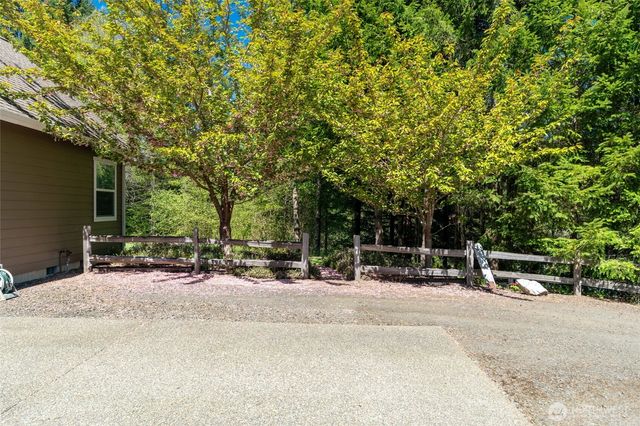 8012 105th Avenue SW, Olympia, WA 98512