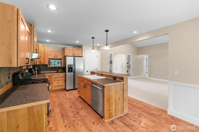 8012 105th Avenue SW, Olympia, WA 98512