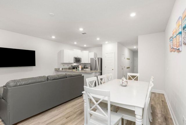 1028 McLaren Circle, Fort Walton Beach, FL 32547