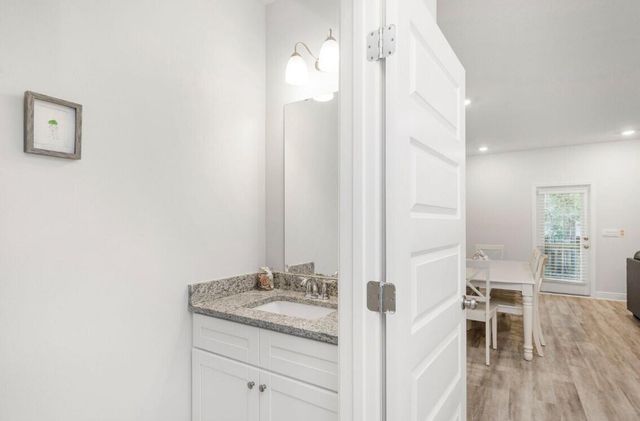 1028 McLaren Circle, Fort Walton Beach, FL 32547