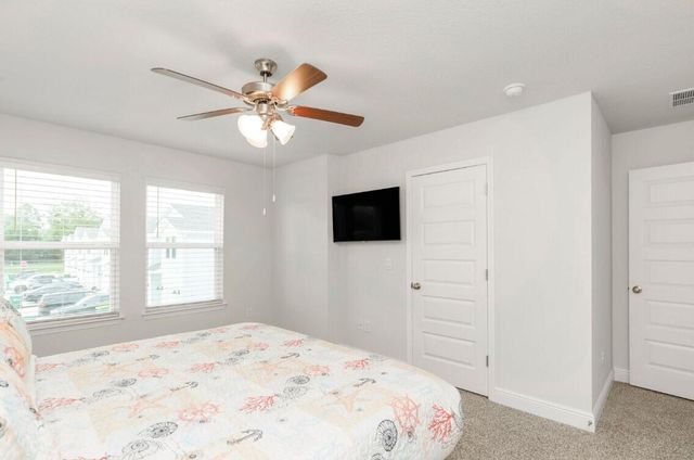 1028 McLaren Circle, Fort Walton Beach, FL 32547