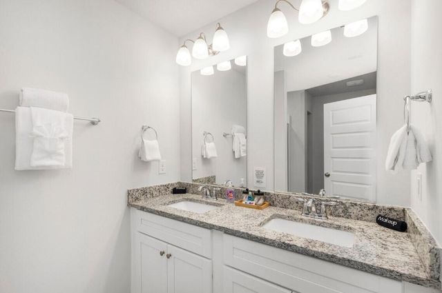 1028 McLaren Circle, Fort Walton Beach, FL 32547