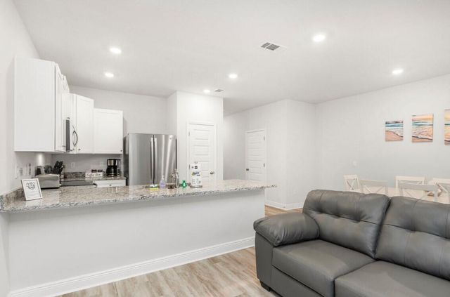 1028 McLaren Circle, Fort Walton Beach, FL 32547