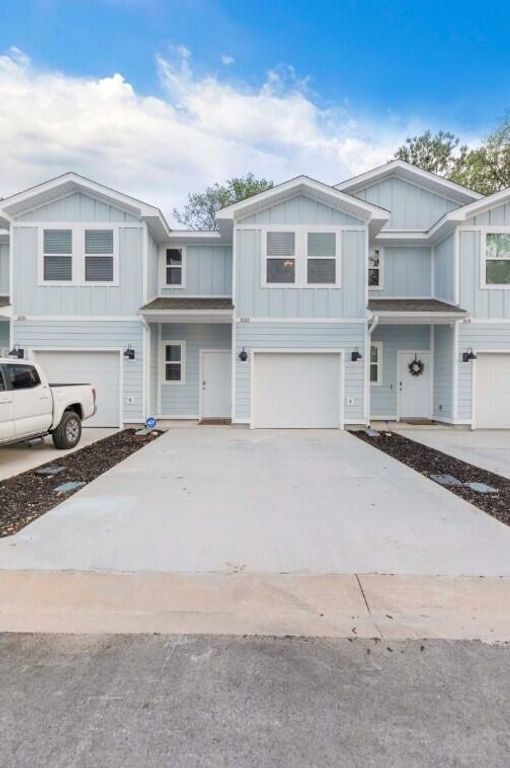 1028 McLaren Circle, Fort Walton Beach, FL 32547