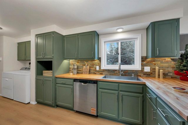 2131 DORAN STREET, Oconto, WI 54153