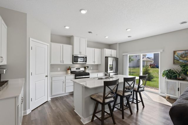 12536 Guadalcanal Circle NE E, Blaine, MN 55449