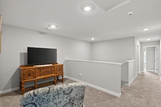 12536 Guadalcanal Circle NE E, Blaine, MN 55449