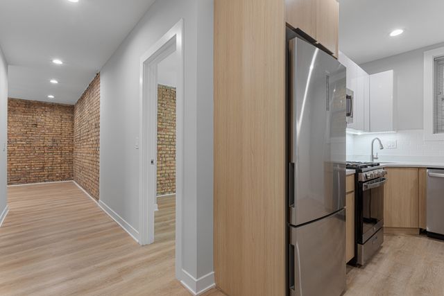 7381 N Damen Avenue 1E, Chicago, IL 60645