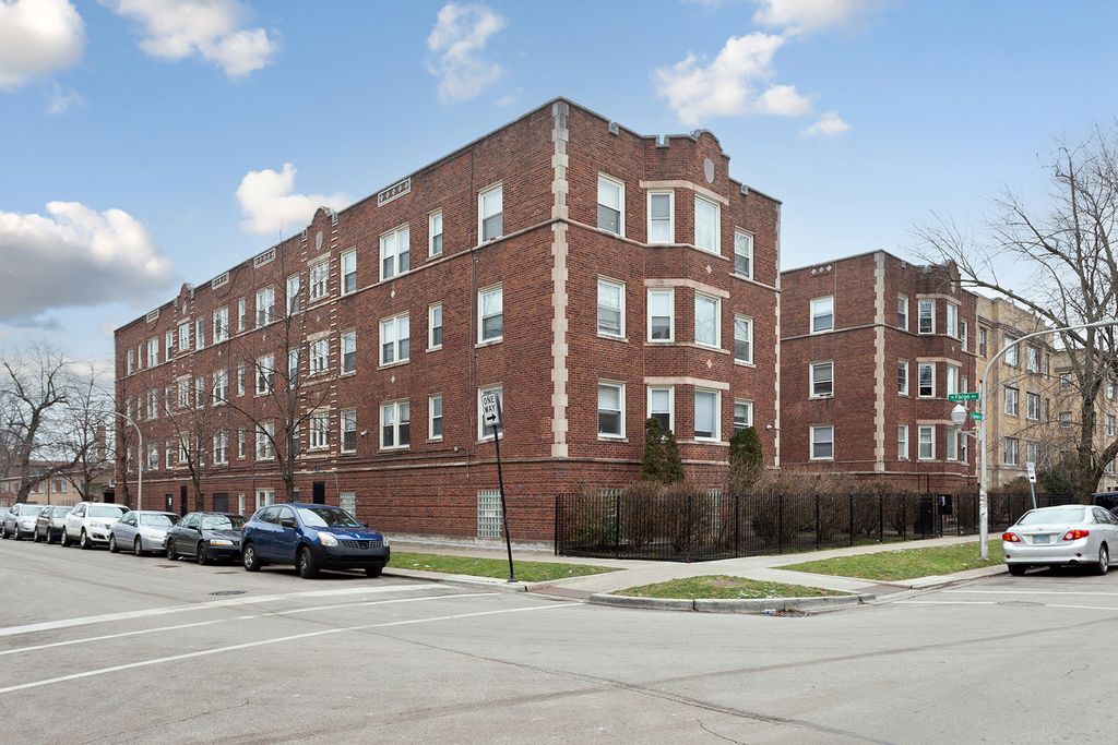 7381 N Damen Avenue 1E, Chicago, IL 60645