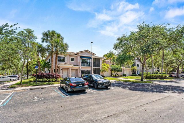 2801 SARENTO Place 102, Palm Beach Gardens, FL 33410
