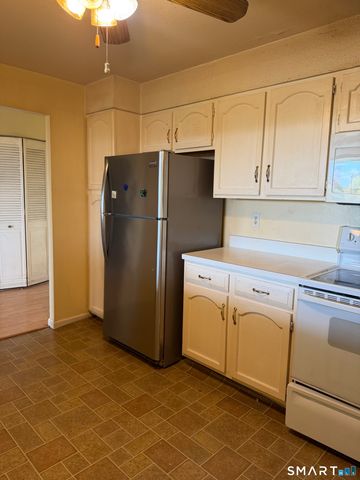 50 Birdseye Street 202, Stratford, CT 06615