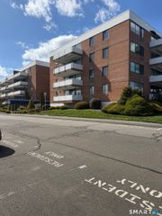 50 Birdseye Street 202, Stratford, CT 06615
