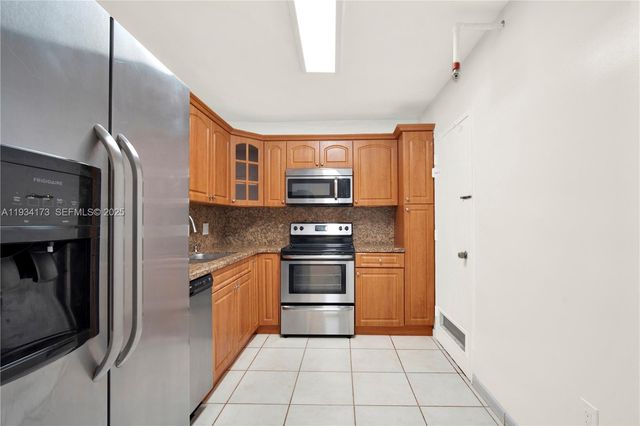 400 Kings Point Dr 1604, Sunny Isles Beach, FL 33160