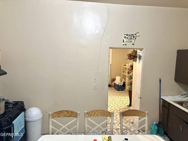 2928 E San Antonio Avenue, El Paso, TX 79905