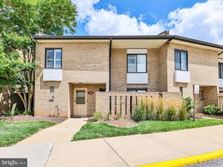126 MONROE ST #126-12, Rockville, MD 20850