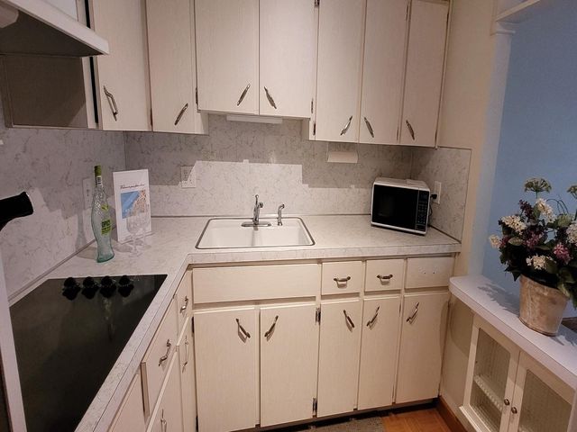 2298 NETHERLANDS DRIVE 32, Clearwater, FL 33763