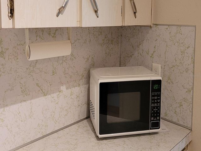 2298 NETHERLANDS DRIVE 32, Clearwater, FL 33763