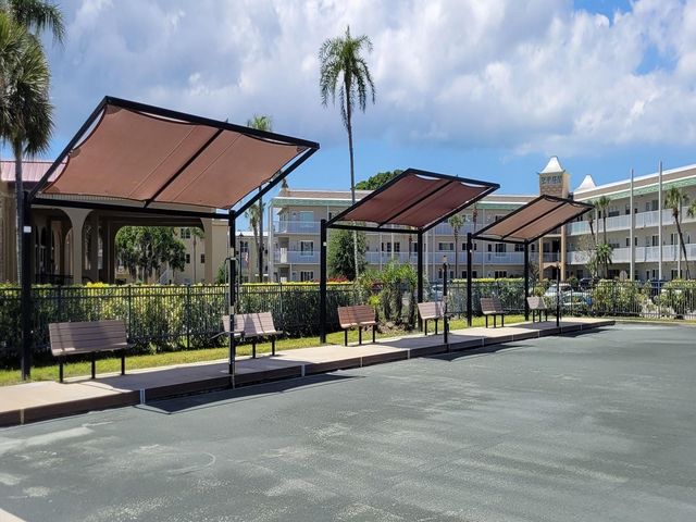 2298 NETHERLANDS DRIVE 32, Clearwater, FL 33763