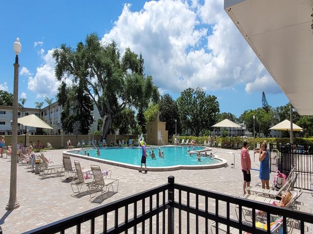 2298 NETHERLANDS DRIVE 32, Clearwater, FL 33763