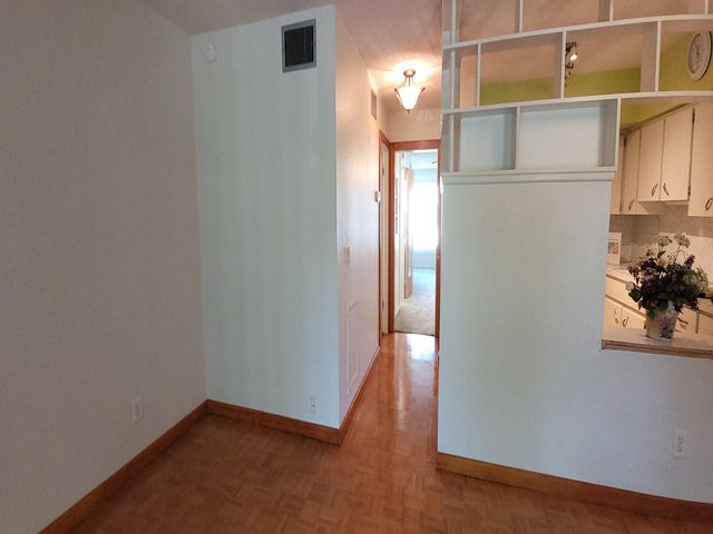 2298 NETHERLANDS DRIVE 32, Clearwater, FL 33763