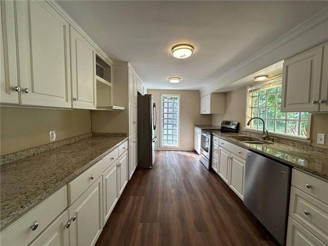 2401 Waterford Drive, Semmes, AL 36575