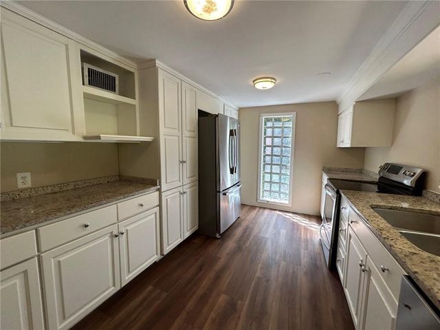 2401 Waterford Drive, Semmes, AL 36575