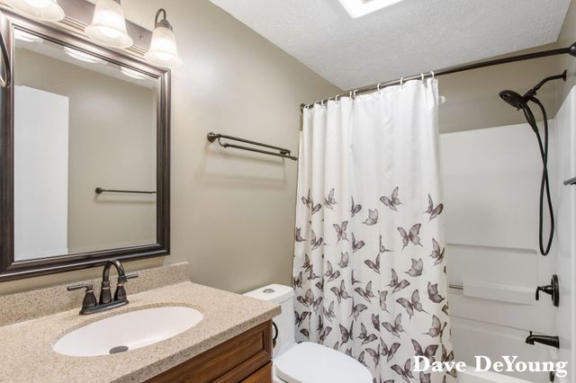 6756 119th Avenue, Fennville, MI 49408