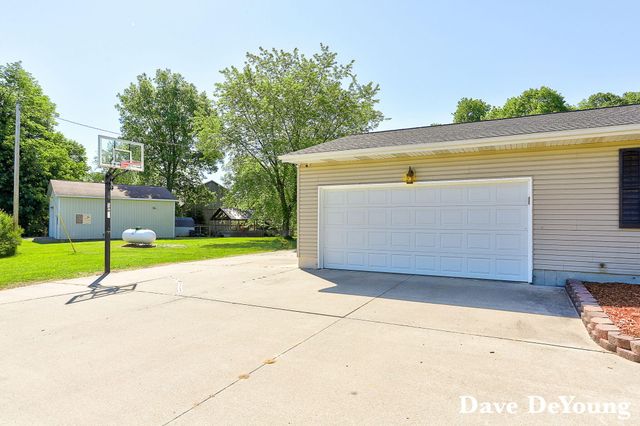 6756 119th Avenue, Fennville, MI 49408
